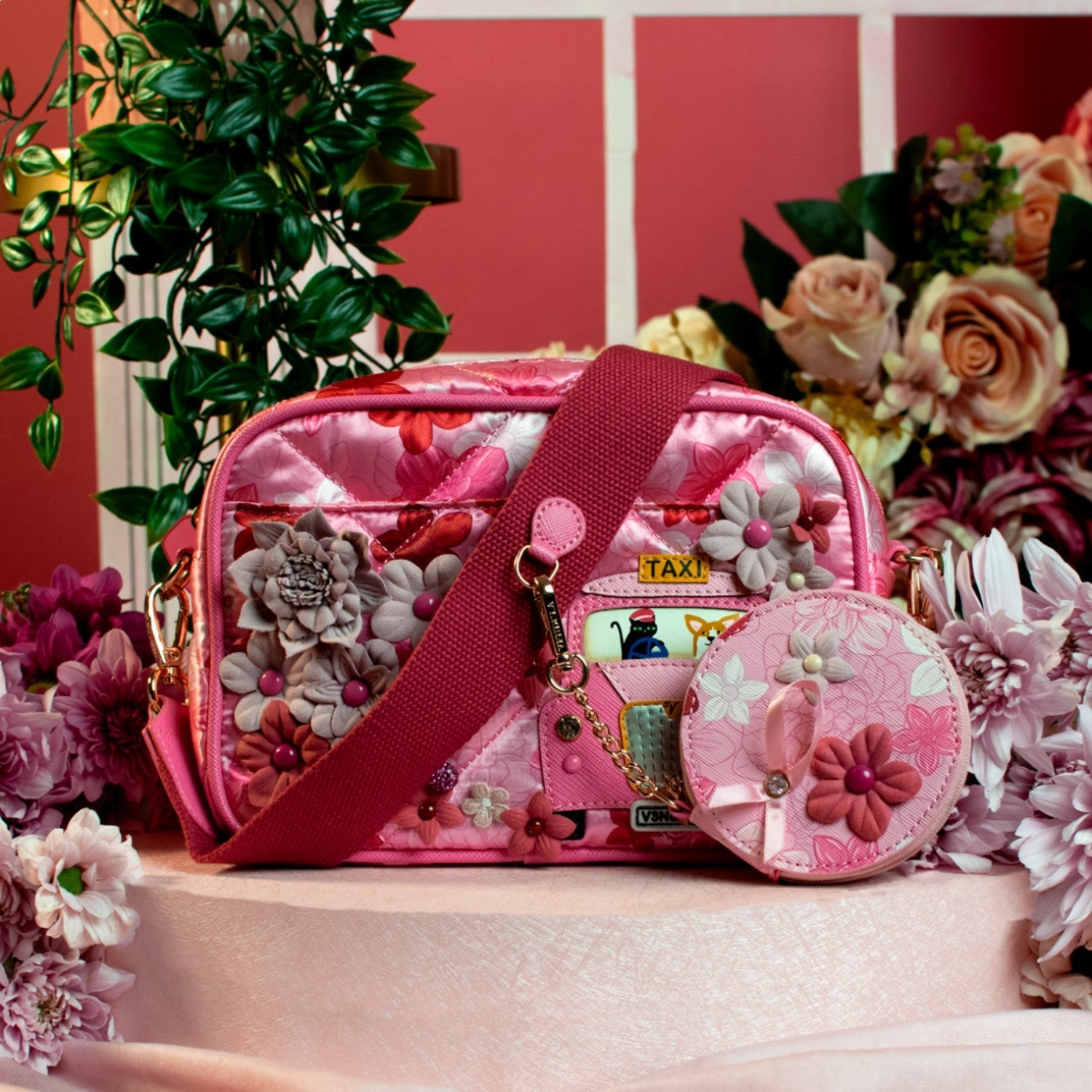 Bolso Camera Vendula London Cats & Corgis Floral - Pink Ribbon Foundation - KimondoShop